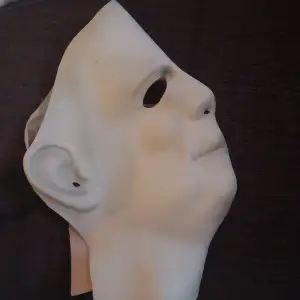 Nice oanvönd mask som karaktären michael myers har i halloween