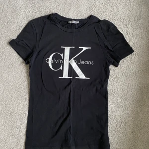 Calvin Klein t-shirt - Calvin Klein t-shirt, storlek S. 120kr +frakt 