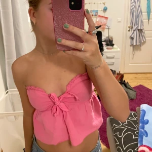 Topp - ännu en fin liten topp till finare tillfällen.💕(du står för frakt)