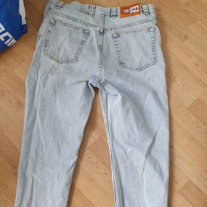 92 denim 32/30 - Polar Skate Co byxor 92 denim är runt 4 månader gamla