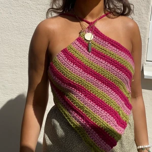 Virkat linne - Linne som jag virkat, aldrig använt. Anpassningsbart men passar väl en ca xs-m. Frakt tillkommer eller hämtas i Sundbyberg :)