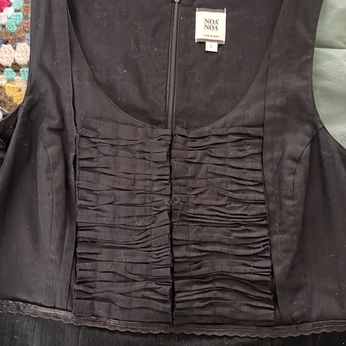 klänning i ull med fina detaljer - 90