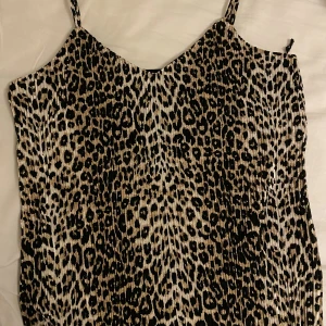 Linne - Snyggt linne använt en gång - väldigt bra skick