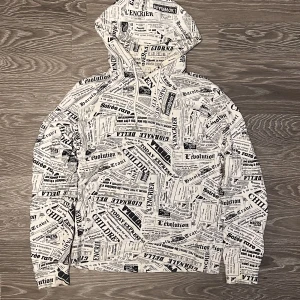 Sandro hoodie - Använd och tvättad ett fåtal gånger, passar S/M, condition 9/10