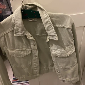 Grön jeans jacka  - Bra skick 