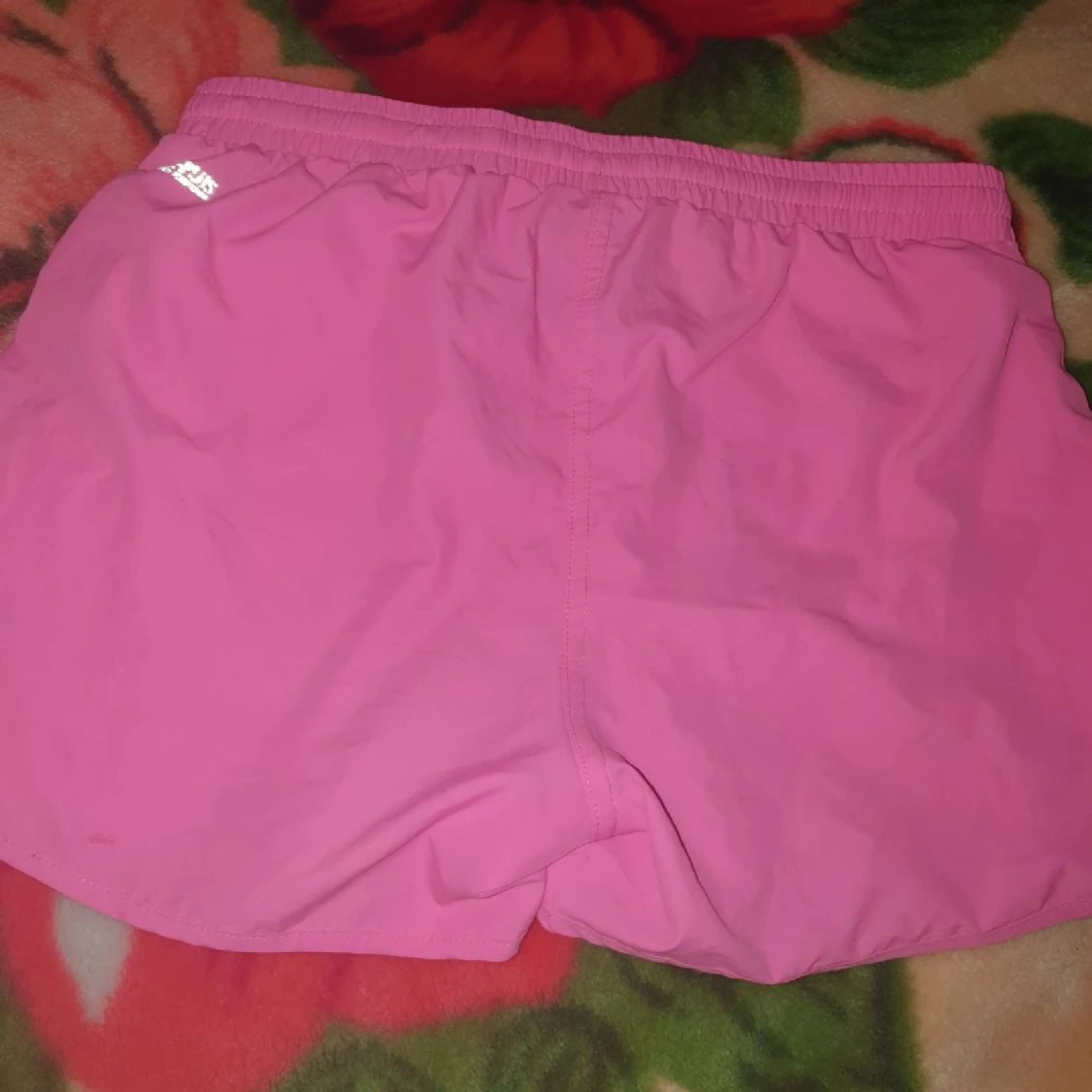Oanvända träningsshorts  - 90