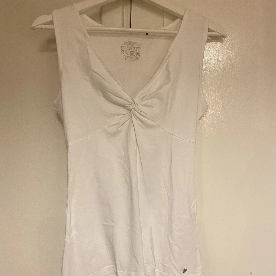 Vitt linne i 2000s stil - 90