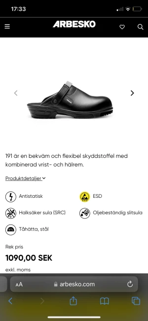 Arbeskor trätofflor  - Fina trätofflor från arbeskor. Sparsamt andvända men inga defekter. Str 43 men är inte obekväma om man har mindre fötter. Nypris 1090kr säljer för 600. Väldigt bra tillfälle och köpa trätofflor för halva priset så köp gärna❤️