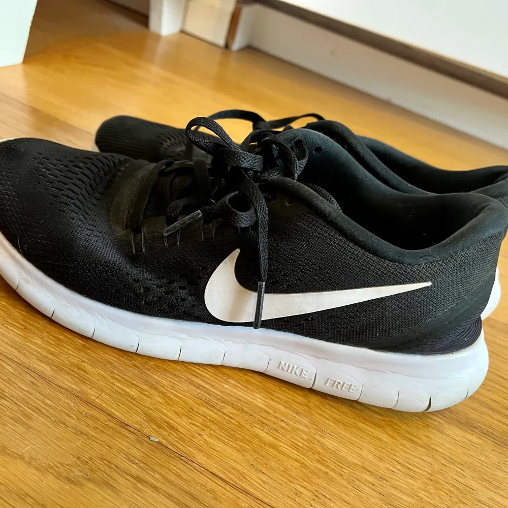 Träningsskor från Nike i gott skick!. Skor.