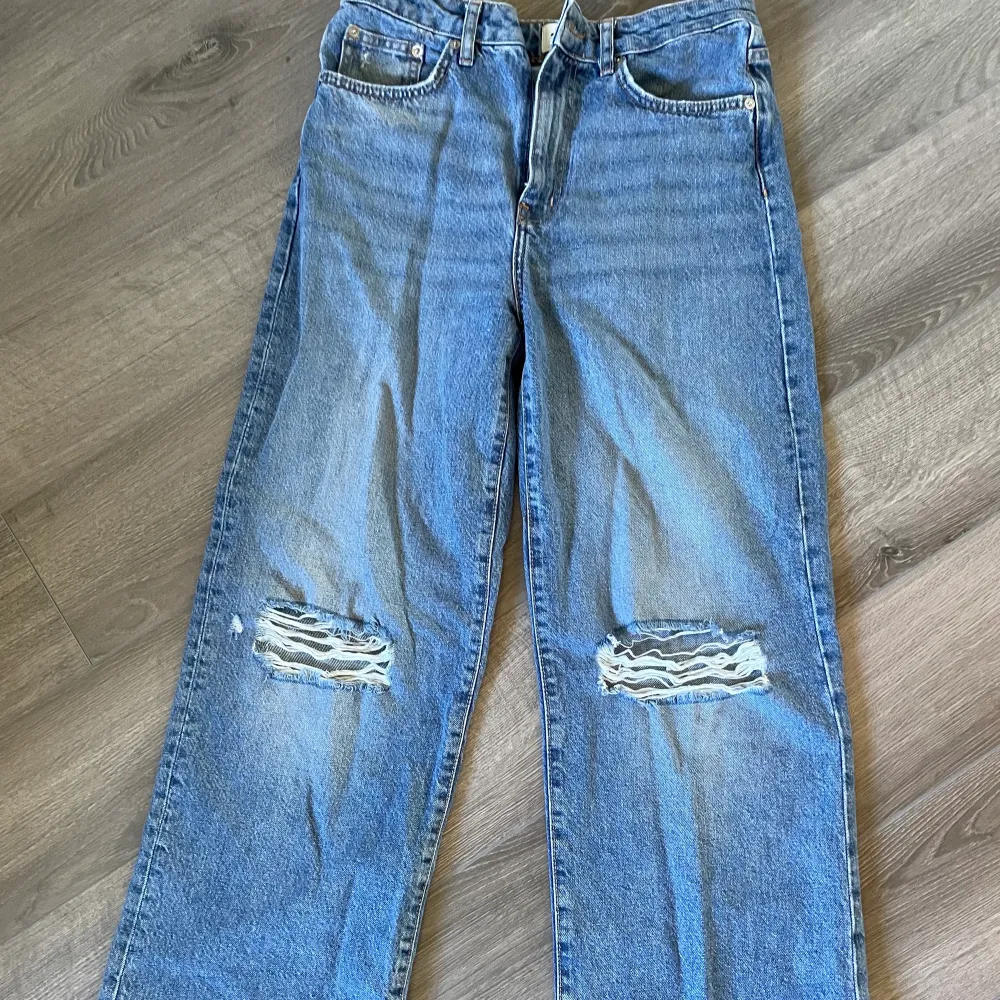 Säljer jeans från lager 157 i modell Boulevard , jeansen är i storlek M. De är använda ett kortare tag och bevarade i gott skick. Köparen står för frakt.. Jeans & Byxor.