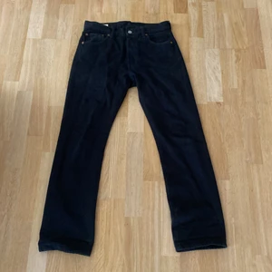 Levi's 501 - Plagget är i Gott skick endast använt 5 gånger Frakt Inom 24 Timmar av Köp 