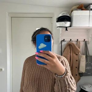 Stickad tröja  - Säljer denna stickade tröjan med krage. Priset kan diskuteras 💕💕