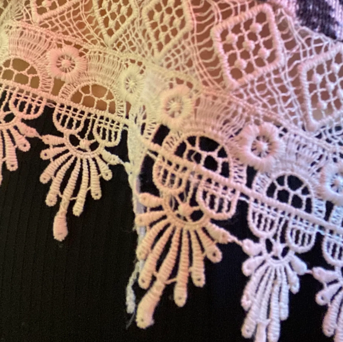 Jättefin blommig tunn tröja! - 90