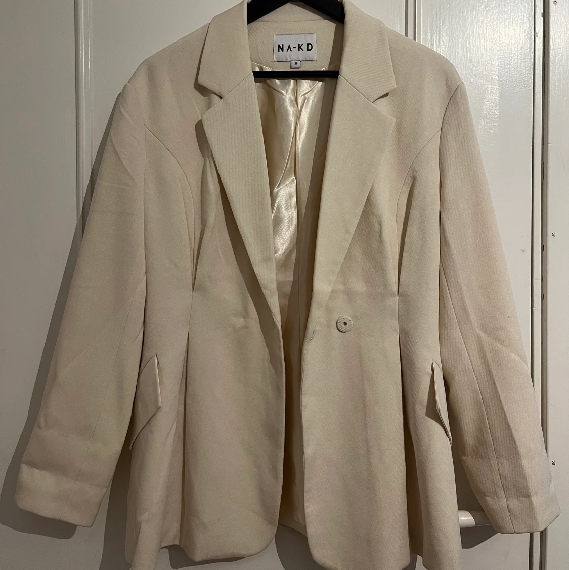 Beige/Vit blazer NA-KD
