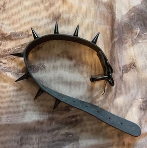 Nit choker - Säljer denna choker då jag ej har användning för den. !fraktar även!Pris på frakt är 15kr. Det står 29kr i frakt men det är fel