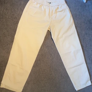 Sweet sktbs surfpants - Säljer mina sweet surfpants pha att dom inte används. Inga defekter eller hål. Byxorna är i nyskick.