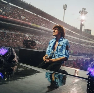 Håkan Hellström sittplats 20 aug - Ullevi, Göteborg 18.30-23.59 Entré 10. Sektion Q3.  Rad 4. Sittplats 977