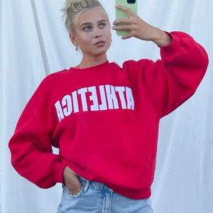 Snygg och bekväm tjocktröja från gina!❤️  - Jumper i Oversized fit i Väldigt bra skick från Gina! Jag är 1,70 och har Stl S. 