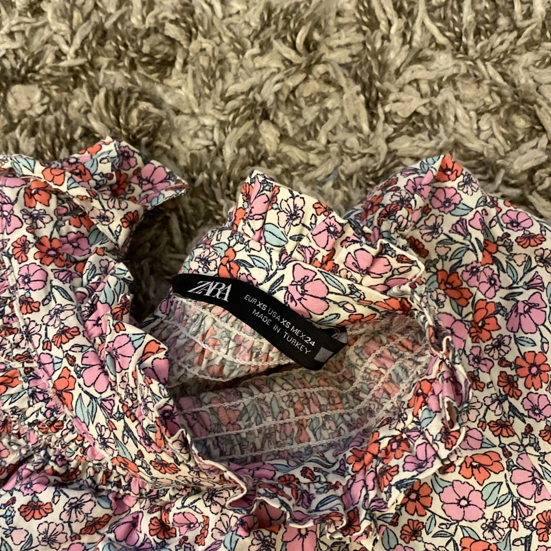 Blommig volang blus från zara💗💗 - 90