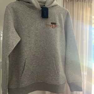 Gant hoodie - Helt ny gant hoodie med lappen kvar, köpt för 899.