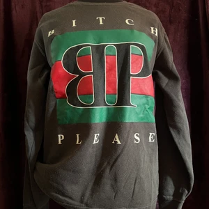 Tröja - Tröja i storlek xl men tycker att den är mer som en l. 