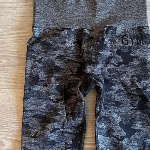 Gymshark  - Träningstights från gymshark, använda men i bra skick. 