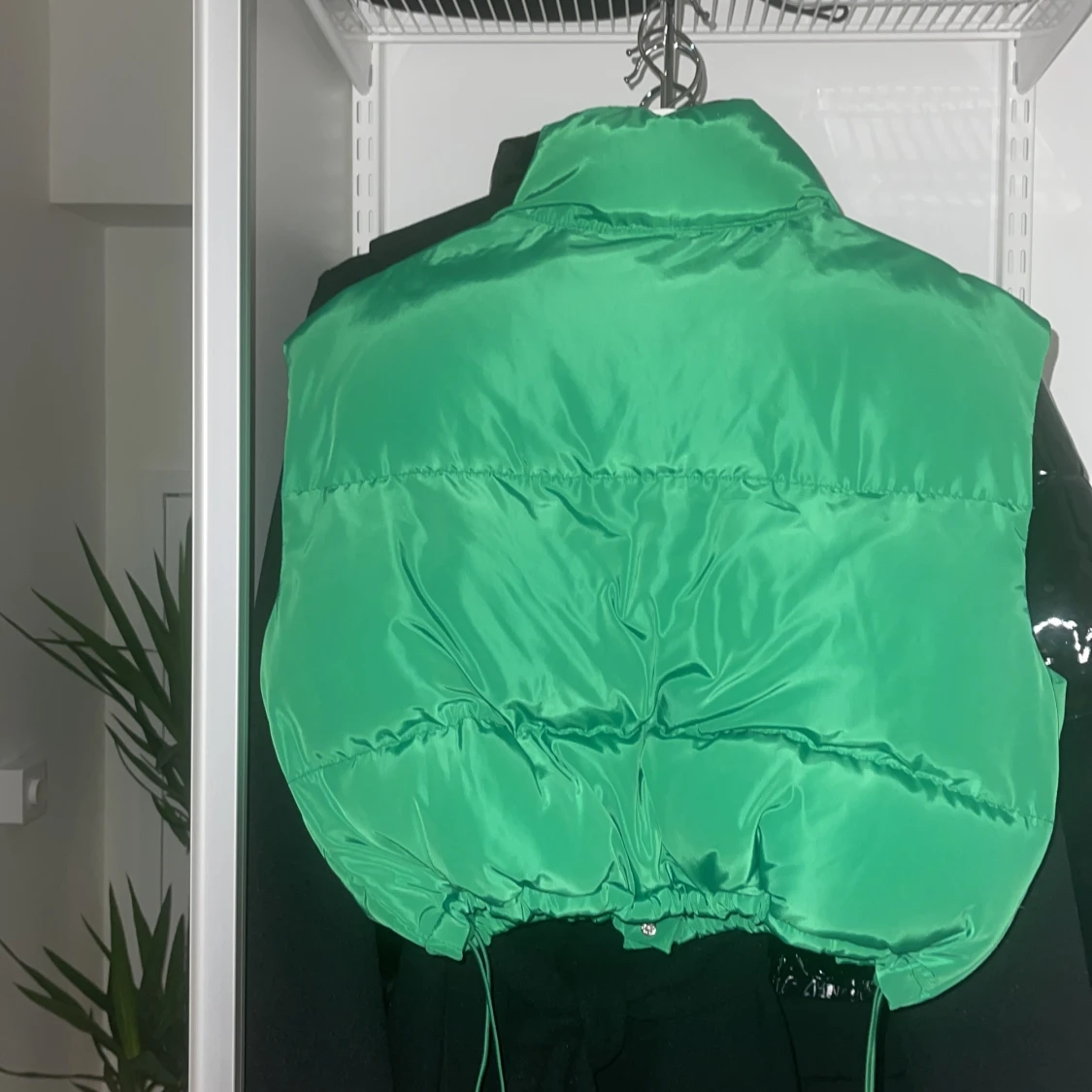 Croppad Grön Puffer Vest  - 90