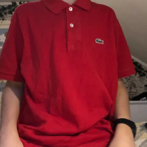 Lacoste tröja - Äkta röd lacoste tröja