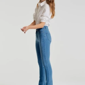 Jeans - Jeans från gina med slits 💙