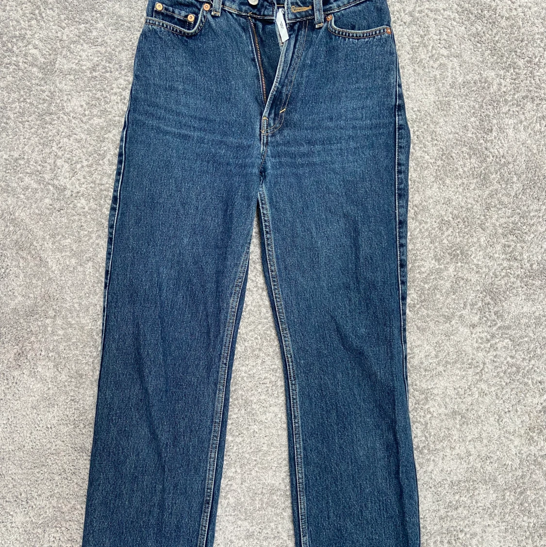 Mörkblå weekdayjeans!