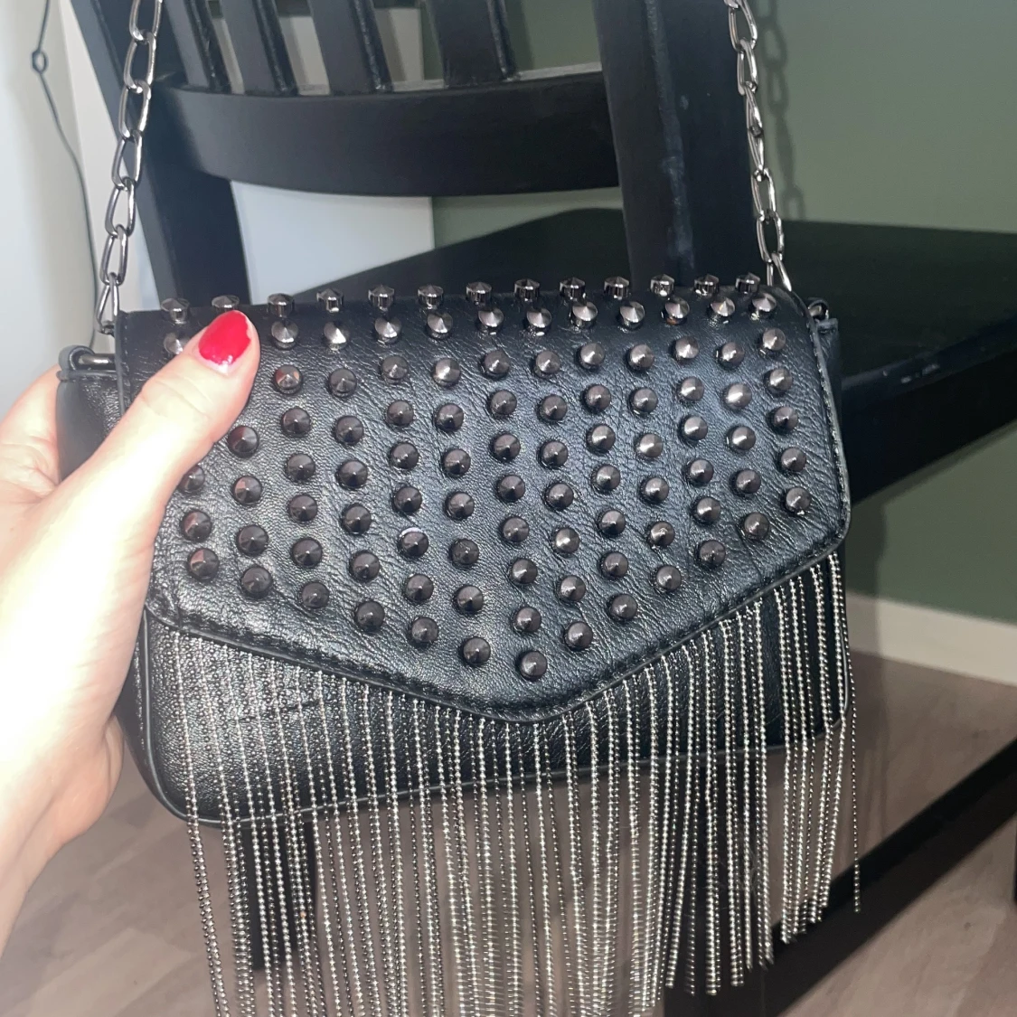 Väska med nitar! - 90
