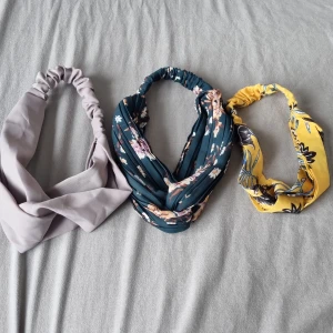 Hår acessoarer  - 3 för 15 är i gott skick