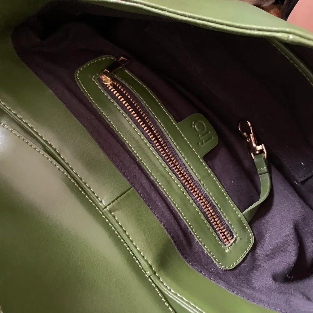 Så fin väska från det svenska märket Frö - Möts gärna annars står köparen för frakten . Väskor.