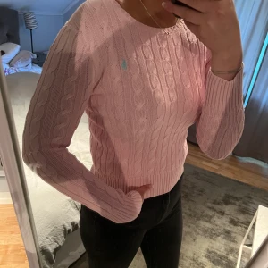 Ralph lauren tröja - Kabelstickad Ralph lauren kofta. Passar XS-S/M