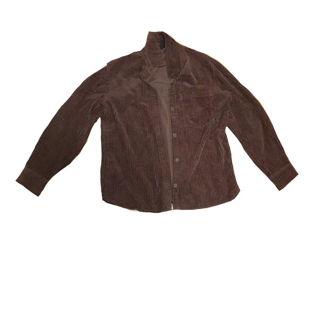 En brun manchester kofta i storlek M/L 💞 endast använd ett få par gånger💋. Tröjor & Koftor.