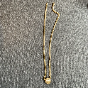 Gold necklace - Not real gold of course :) never wore it. Bought it for 100 SEK