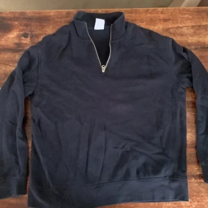 Tre Zara tröjor  - Säljer tre Zara tröjor alla i bra skick. 