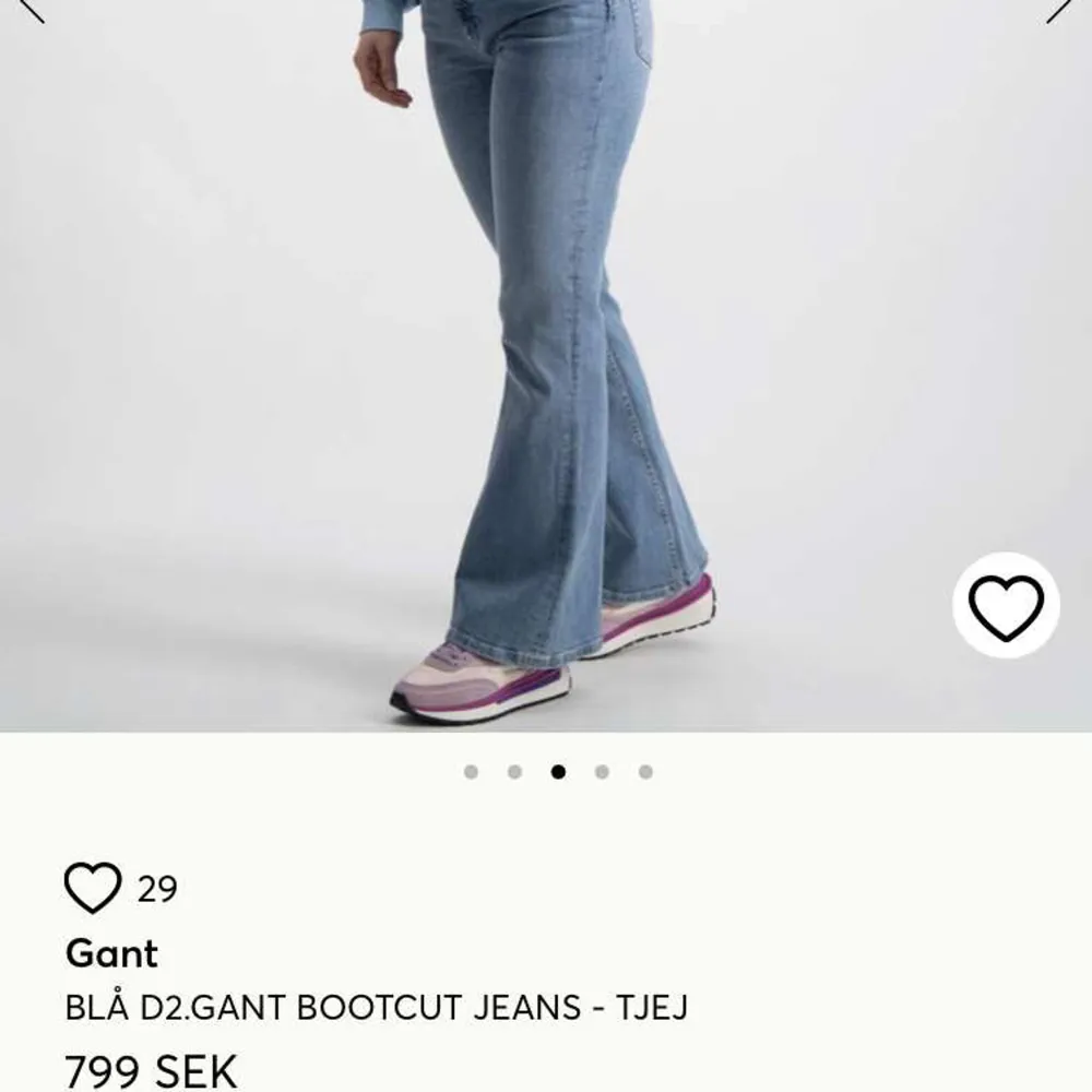 Helt nya jeans lågmidjade från kidsbrandstore i strl 170 passar xs s Passar dig om du är 1,65 Fler bilder så kan ni skriva, köpt för 799 . Jeans & Byxor.