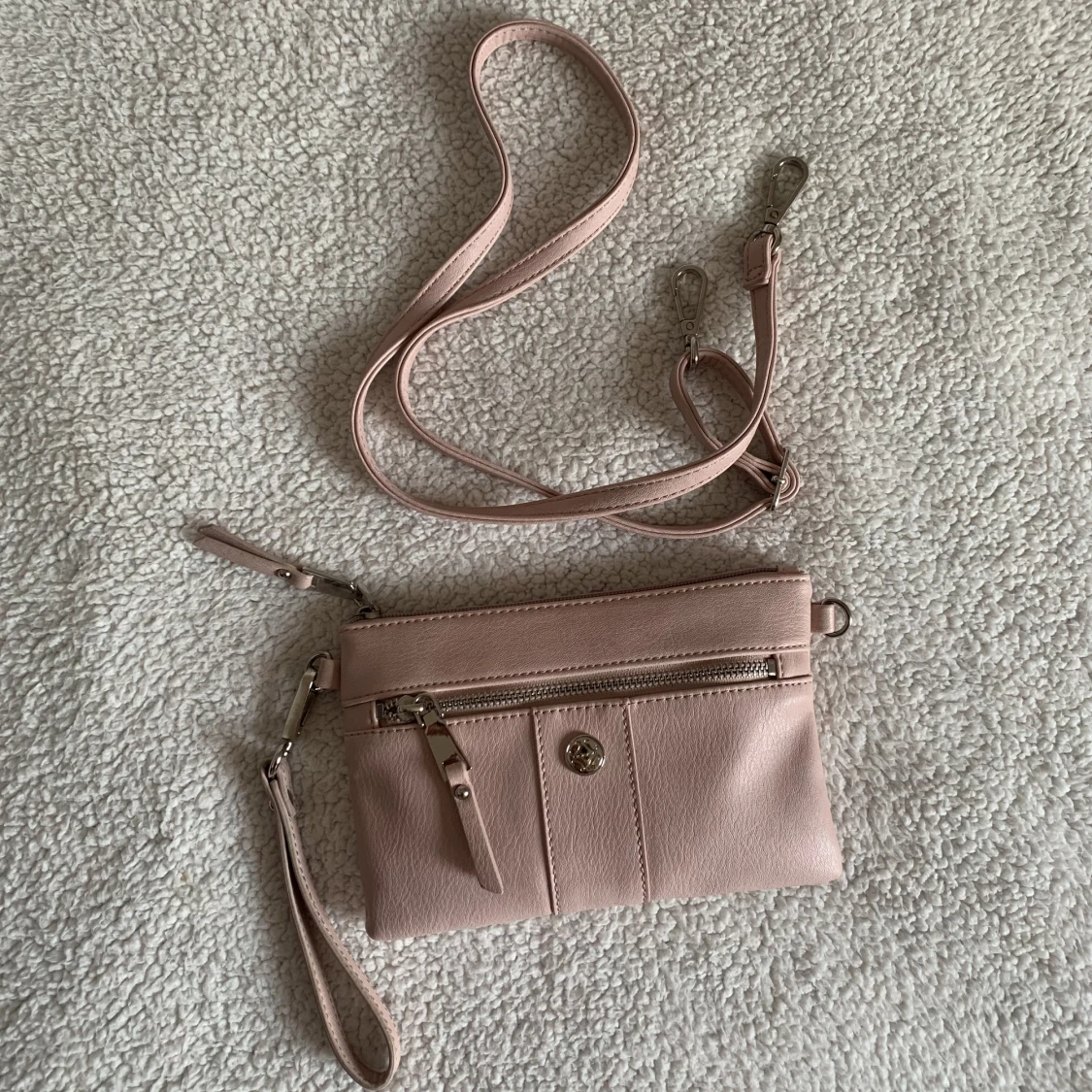 AXELREMSVÄSKA / CLUTCH