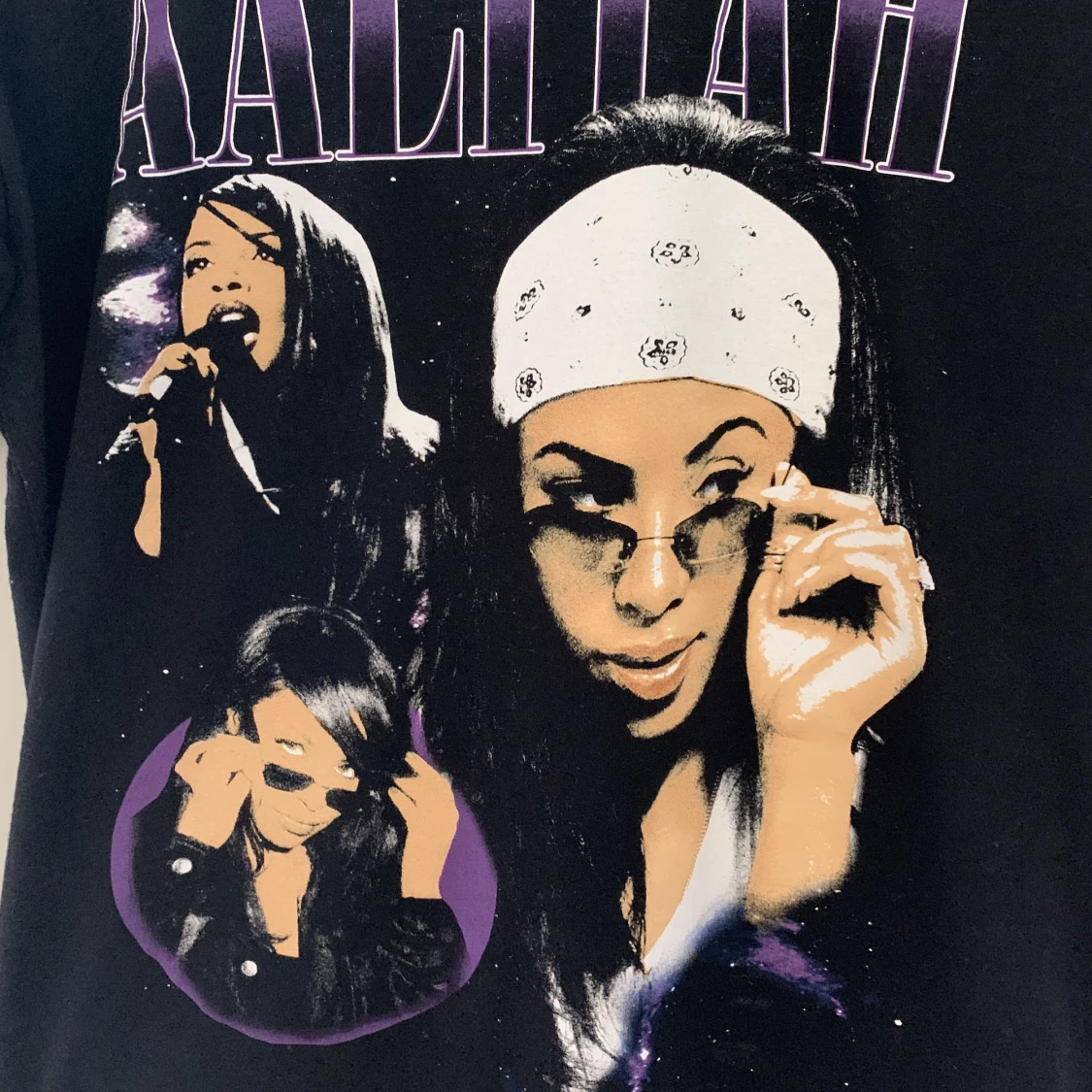 T-shirt med Aaliyah tryck - 90