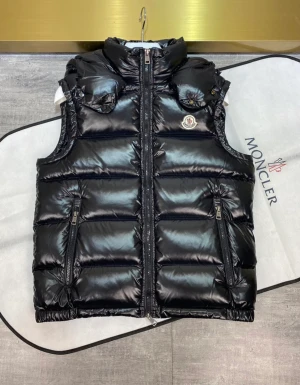 Moncler väst - S-2xl Alla tillbehör medföljer