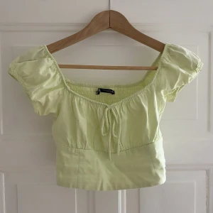 Zara topp - Knappt använd 