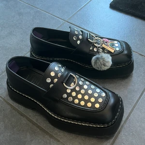 Eytys phoenix loafer - Säljer ett par asfeta loafers som är använda en gång. Säljer endast för bra bud. 