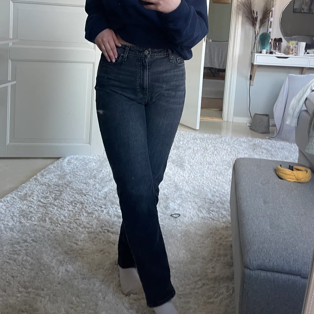 Ett par jeans ifrån Cubus i 36!! Dom har super mycket stretch och är högmidjade ❤️‍🔥. Jeans & Byxor.