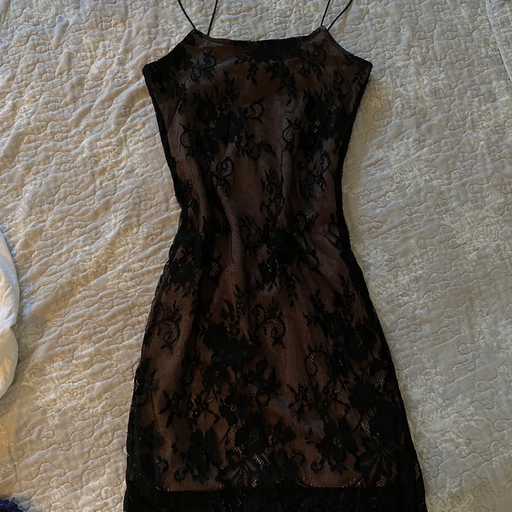 Säljer denna fina klänningen i stl xs/s från DM 💗. Klänningar.