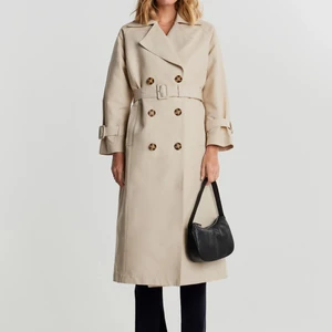 Trenchcoat🤎 - Supersnygg trenchcoat i PU material🤎 nypris: 1500kr!!! Perfekt till våren