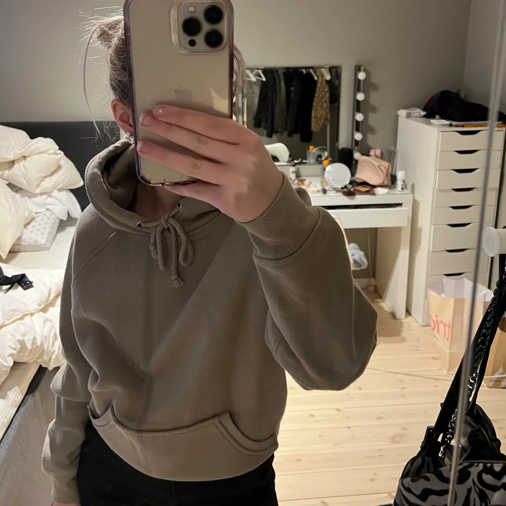 Hoodie från bikbok! Sparsamt använd🙌🏼🙌🏼💕. Hoodies.