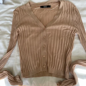 Rosa topp från Bikbok  - En fin rosa topp från Bikbok. Köparen står för frakt.