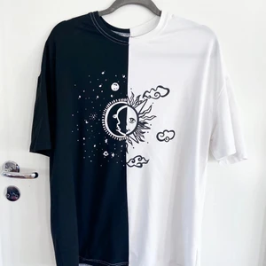 Shein ocersize t-shirt XS/S - Strl XS men väldigt oversize. Aldrig använd så ny. Strl är mer som en stor S. 85kr + 52kr porto