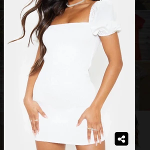 Klänning - Helt oanvänd. Fler bilder kan skickas